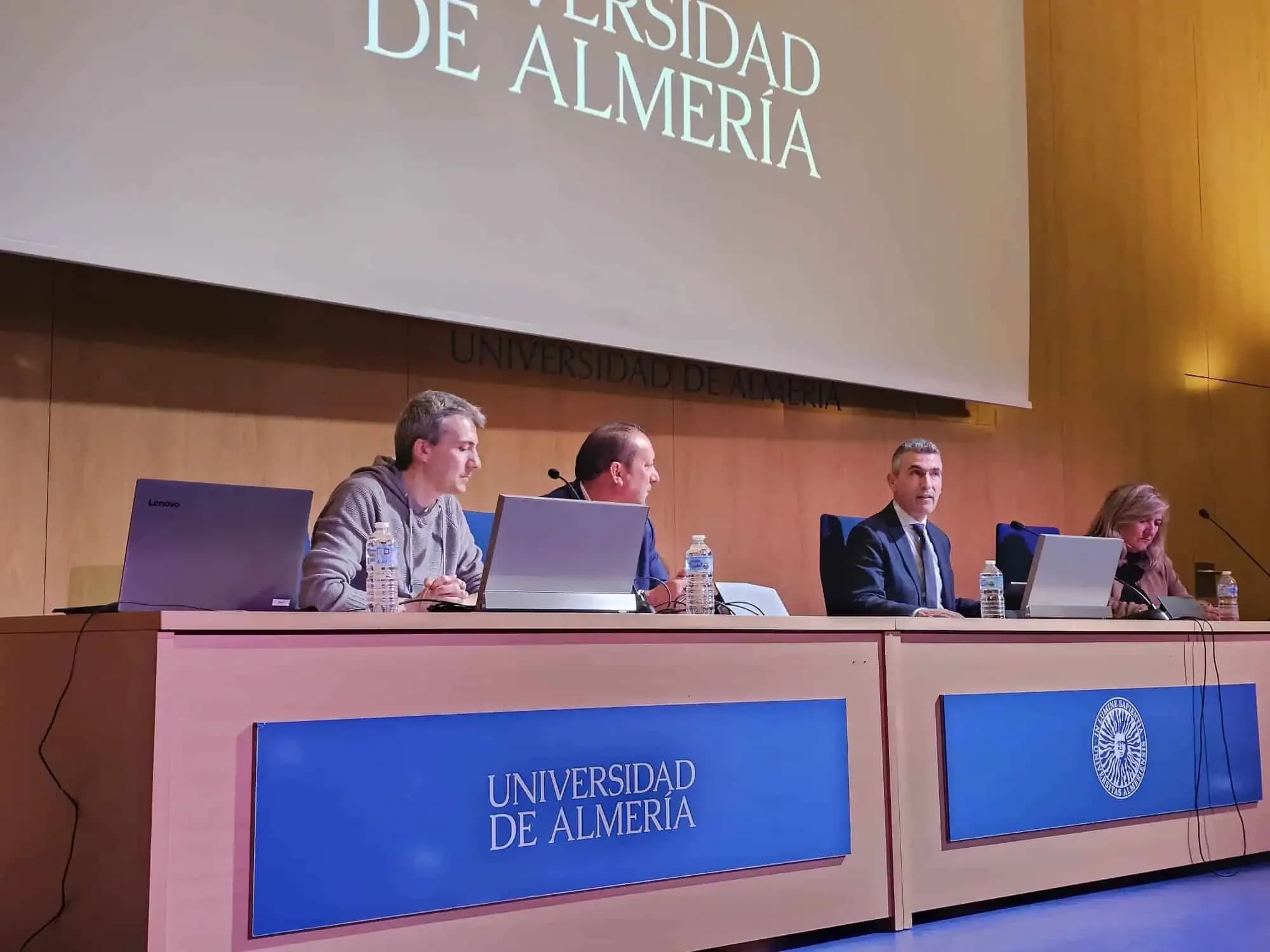 Mesa presidencial del congreso sobre NF1 en la Universidad de Almería